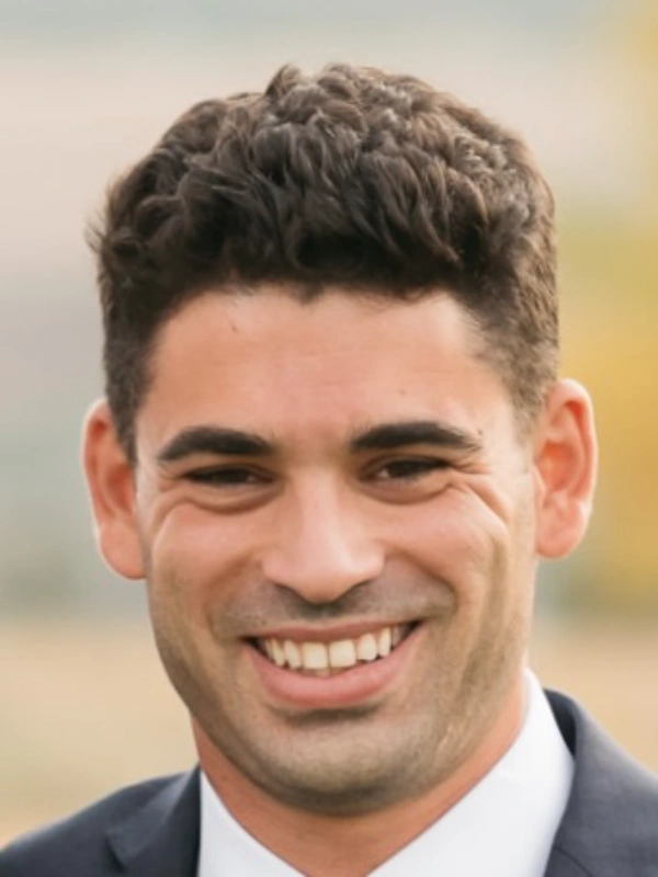 Derek Snetro Headshot